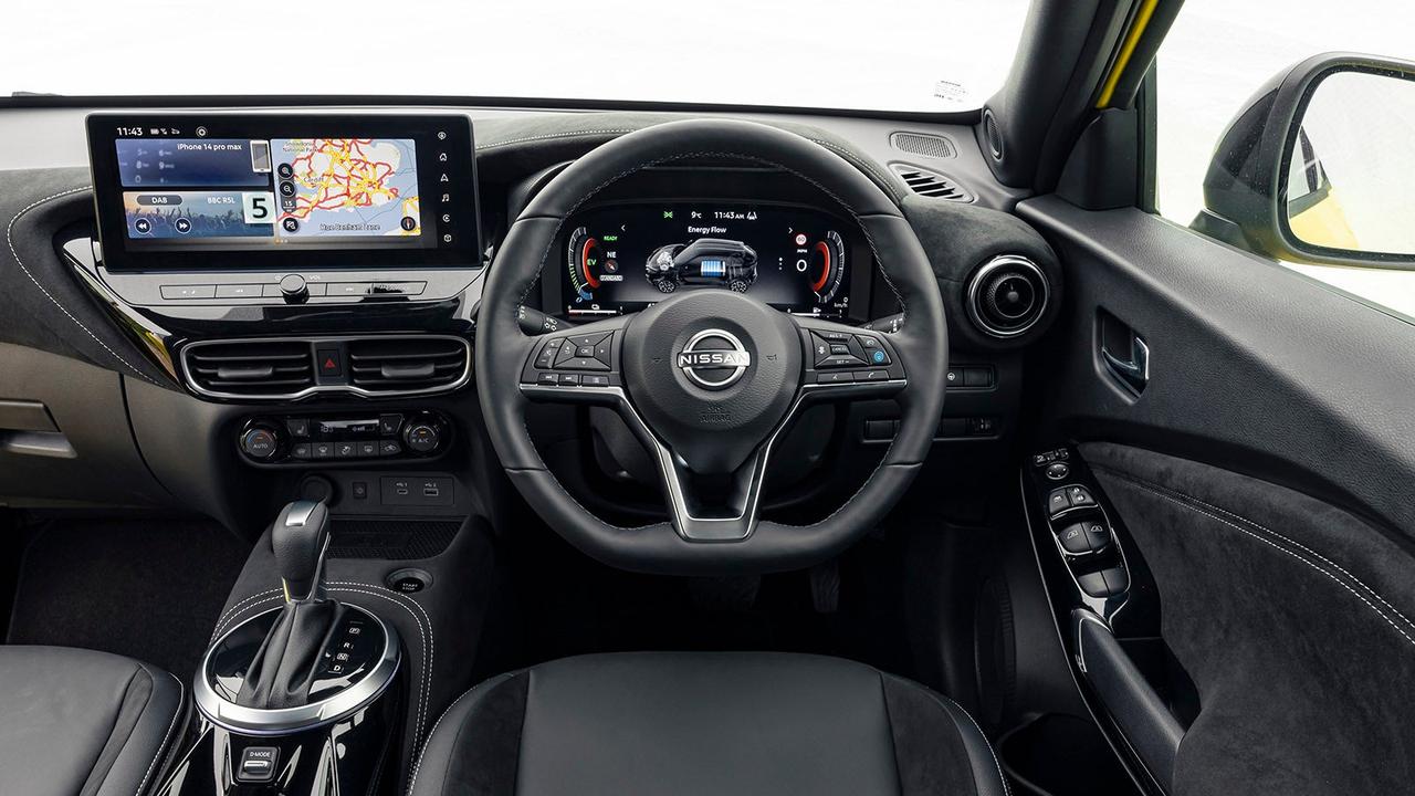Nissan Juke interior