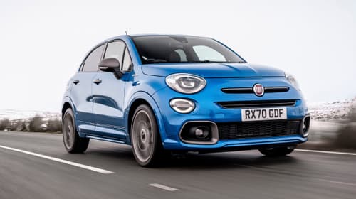 Fiat 500X driving