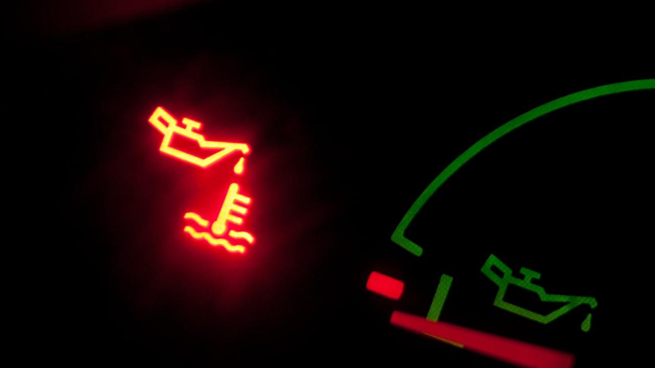 Oil pressure warning light