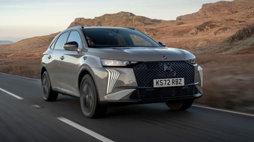 DS 7 driving