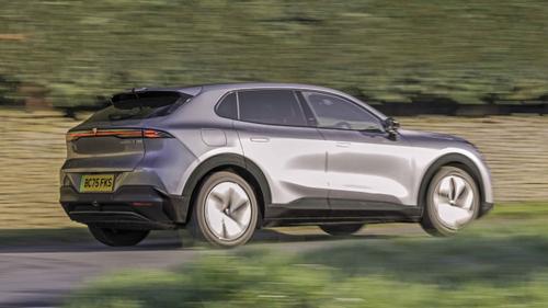 Changan Deepal S05 driving rear view
