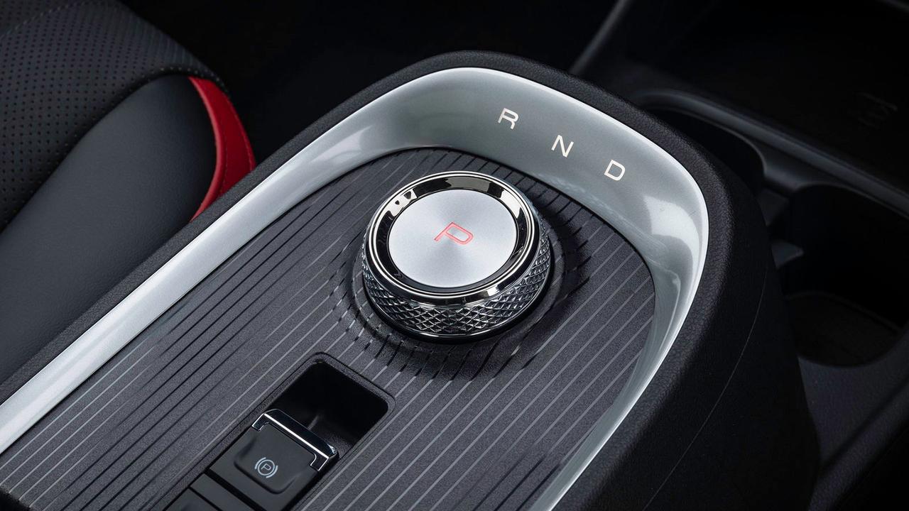 Ora 03 review centre console detail