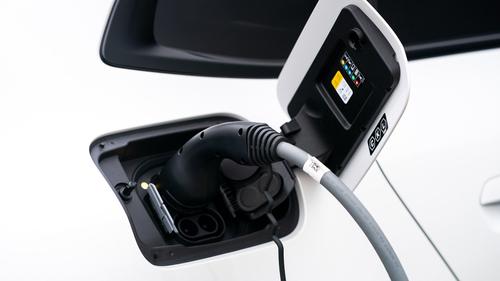 BMW i4 review charging detail