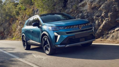 Renault Symbioz driving