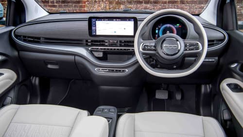 Fiat 500e interior