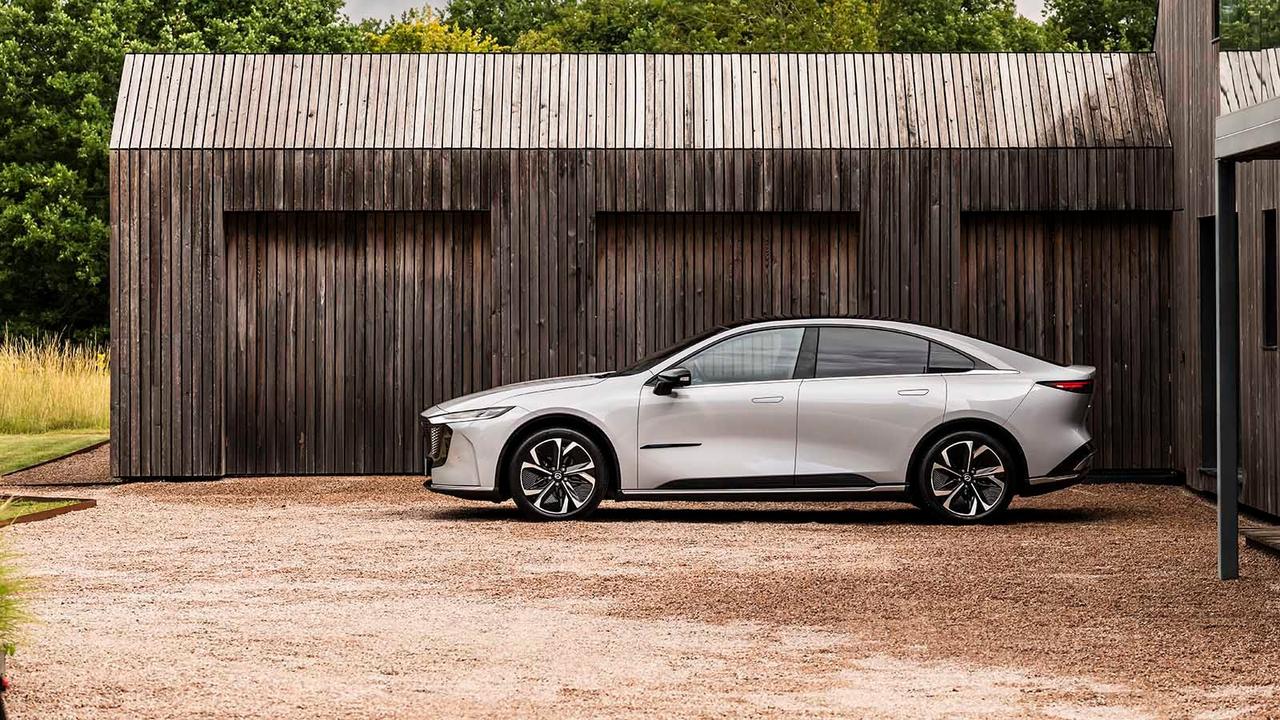 Mazda 6e side static