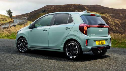Kia Picanto review rear three quarter