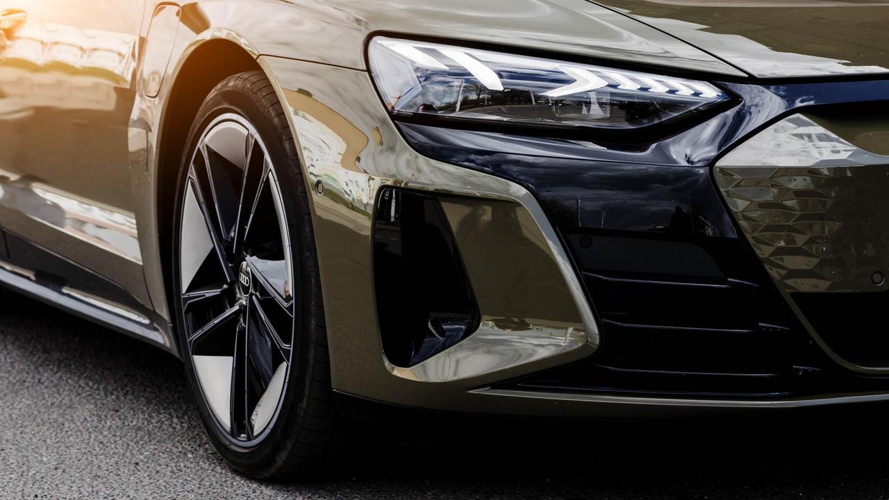 Audi e-tron GT front detail