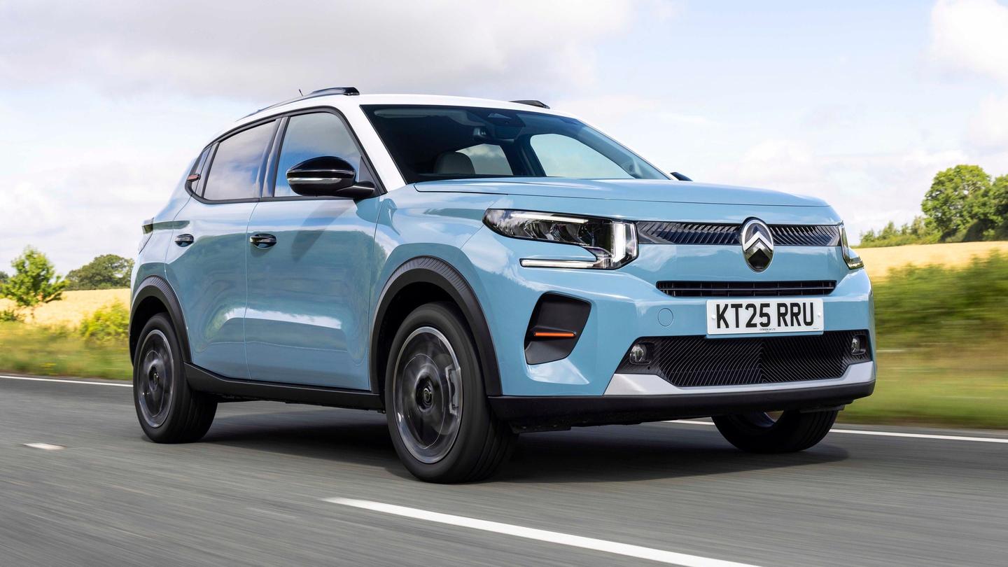 New Citroen C3 driving