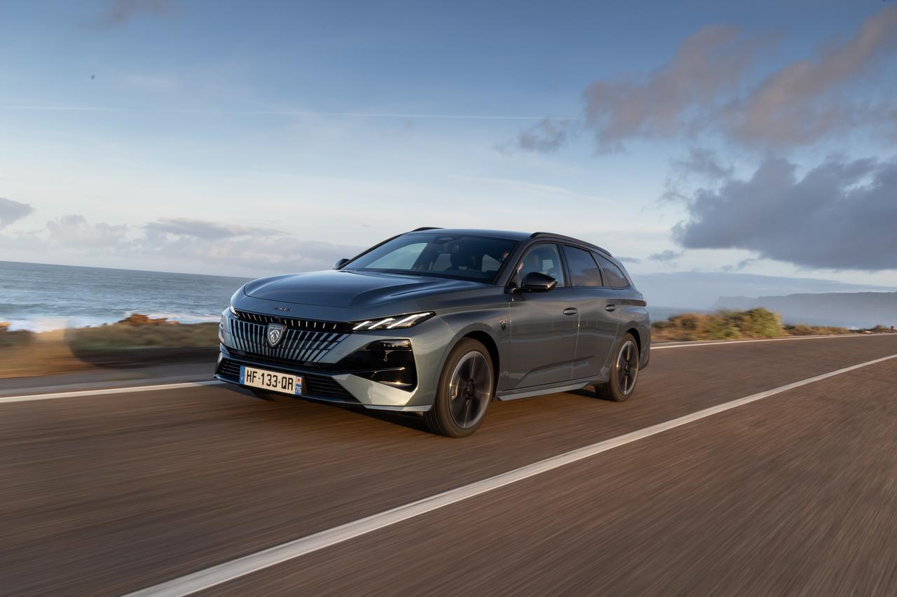 2026 Peugeot 308 SW electric driving