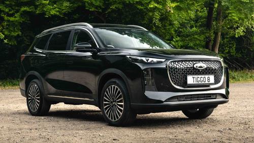 Chery Tiggo 8 petrol, front/side view