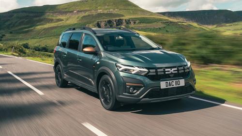 Dacia Jogger driving