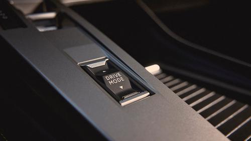Review – Peugeot E-408 – centre console detail