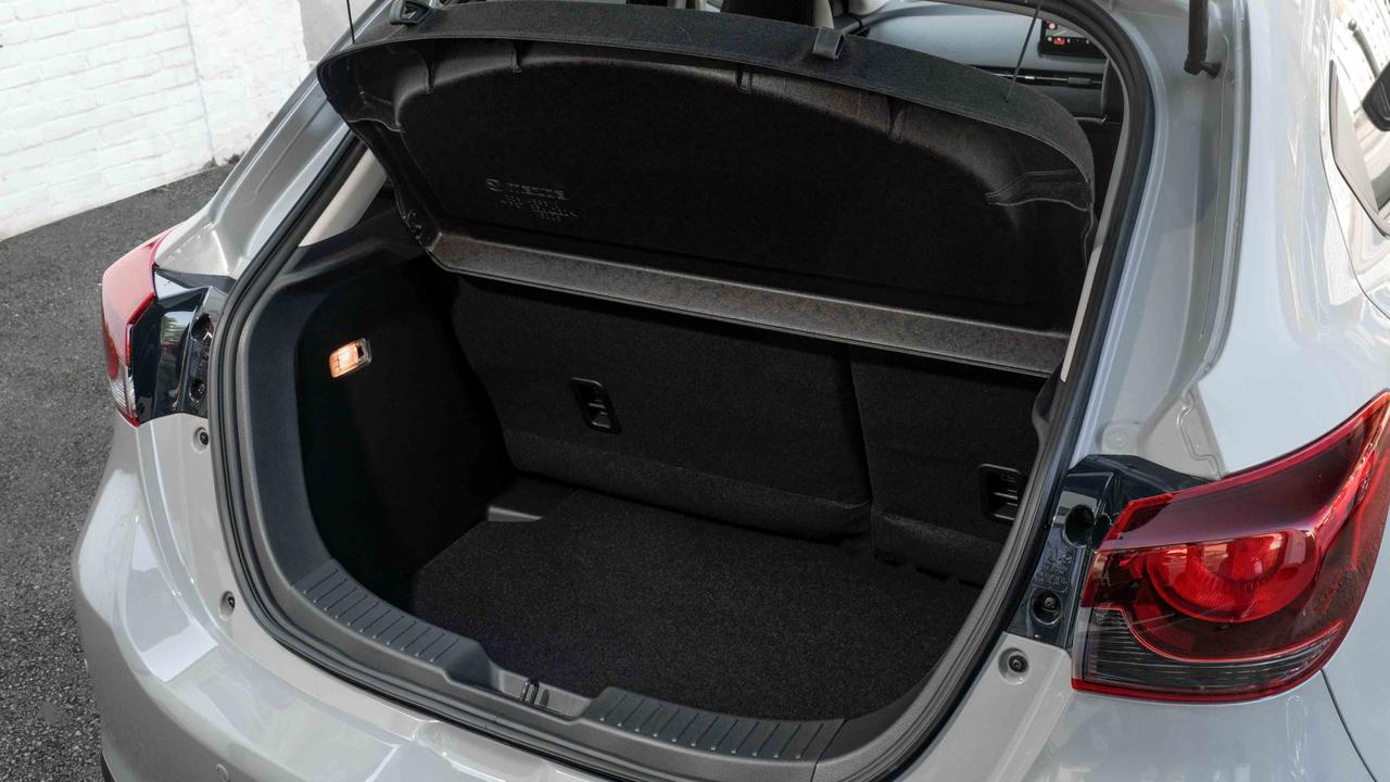 Mazda 2 boot