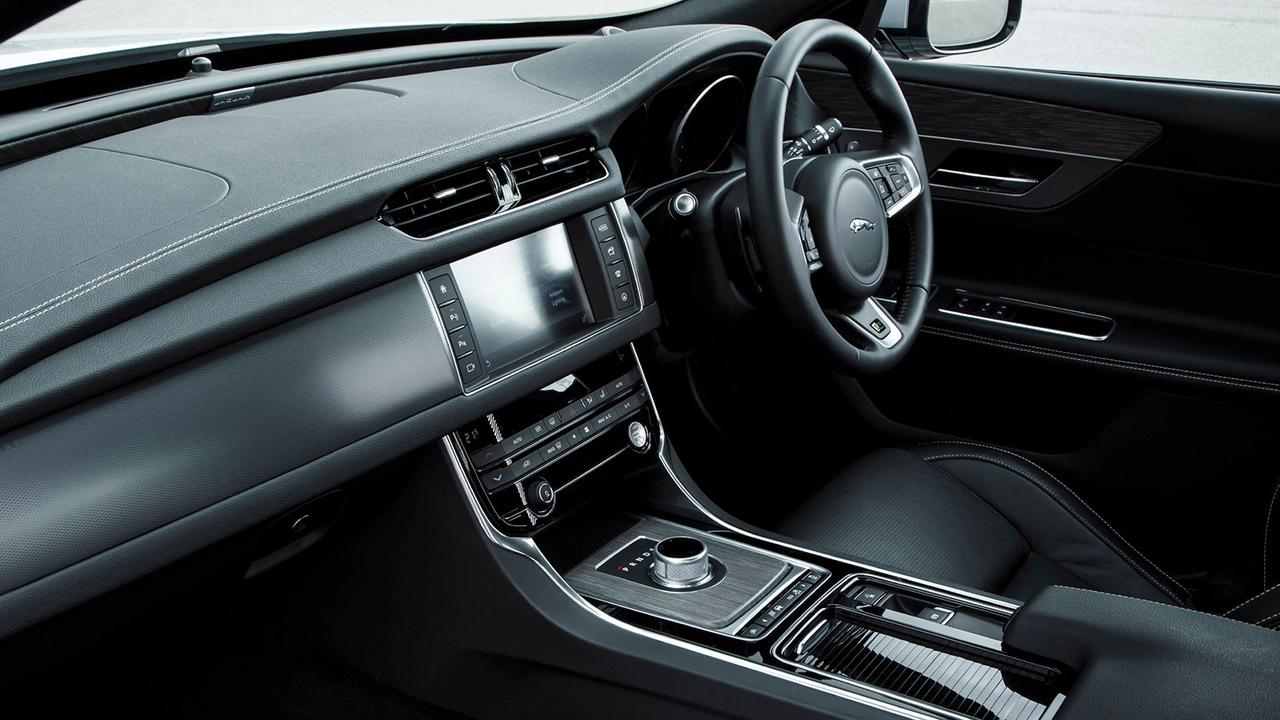 Jaguar XF interior