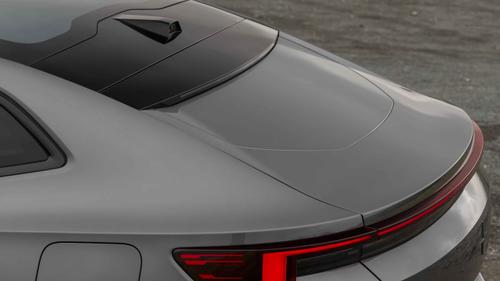 Polestar 4 rear windscreen area