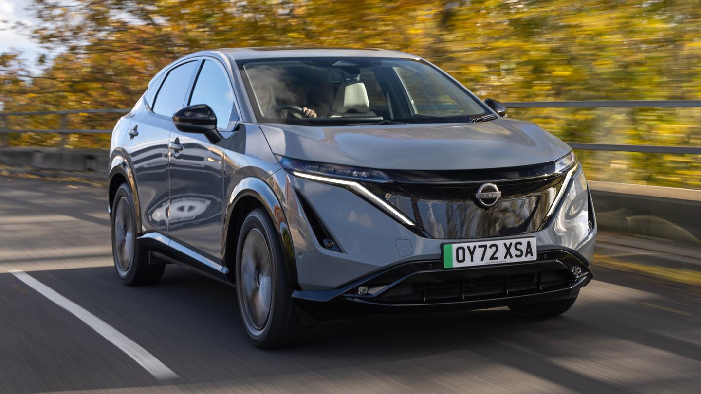 Nissan Ariya driving