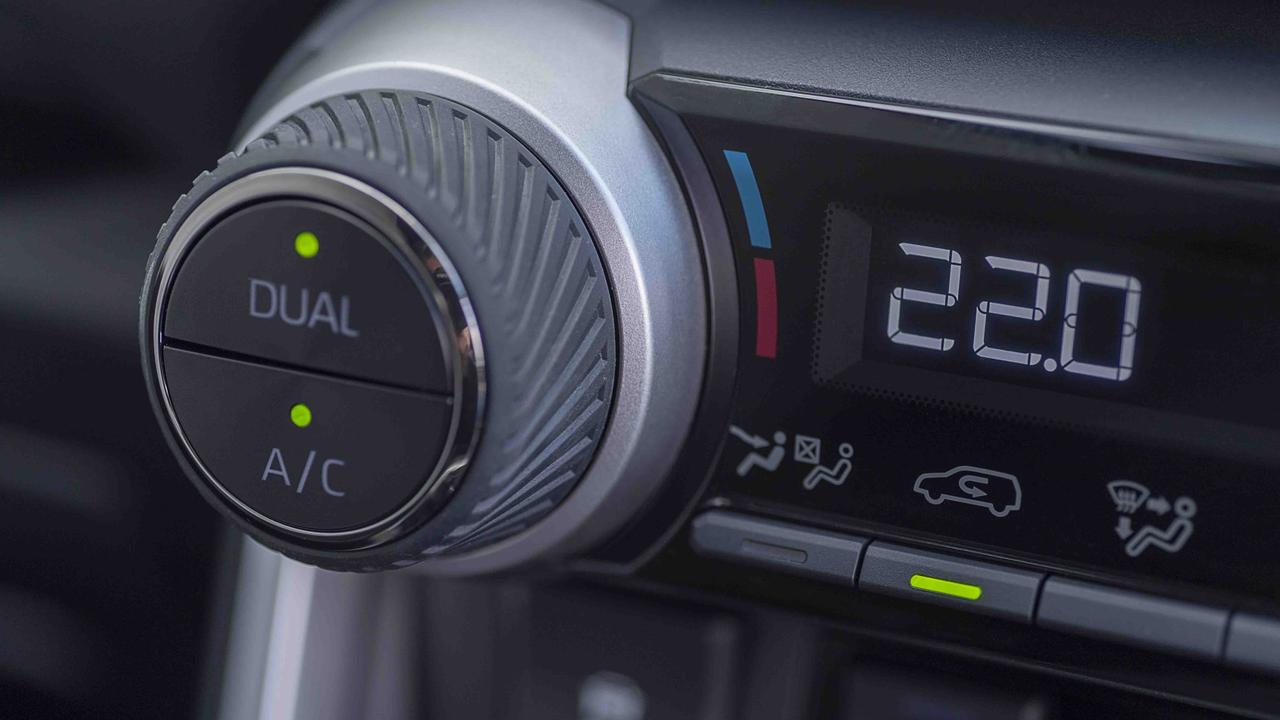 Suzuki Across climate dial