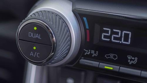 Suzuki Across climate dial