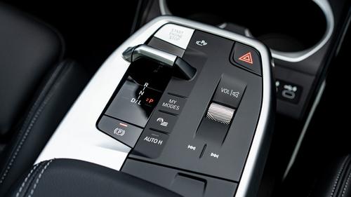 BMW X1 review centre console detail