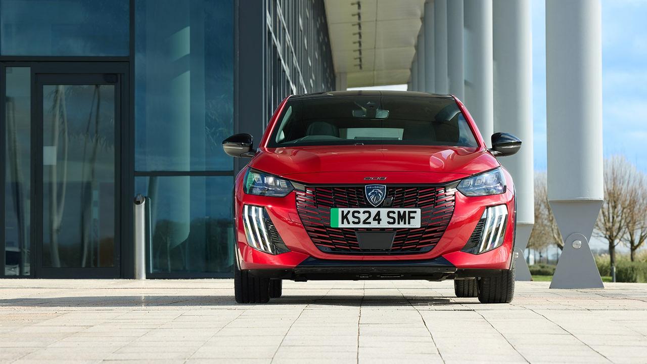 Peugeot e-208 in red, front
