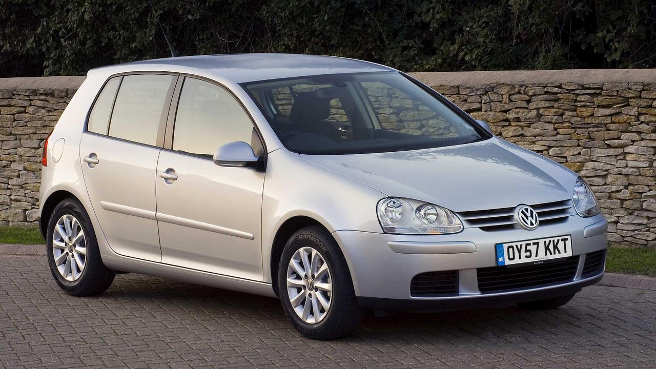 Silver VW Golf Mk5