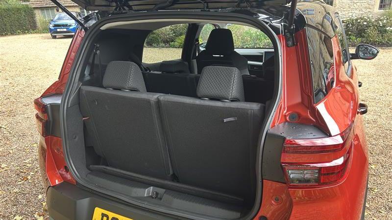 Vauxhall Frontera boot with seven seats up