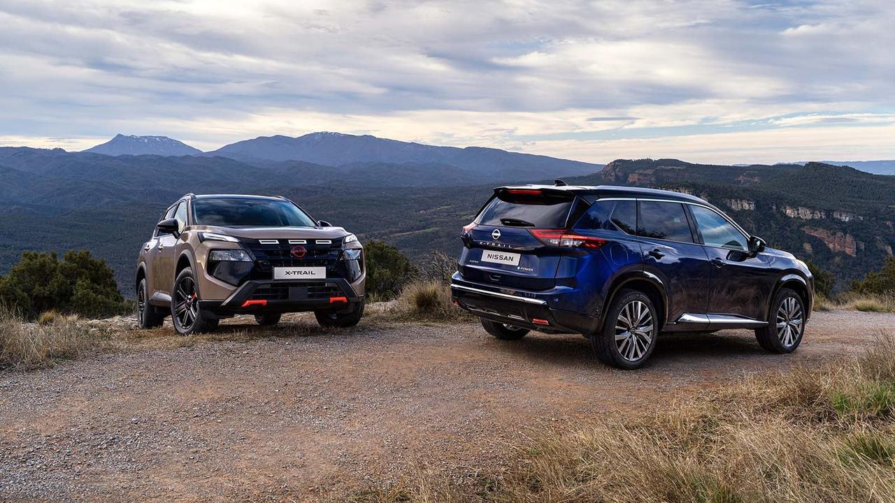 Nissan X-Trail (x2) static off road