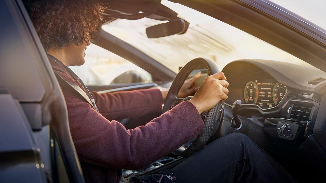 Driver using a car's dashboard