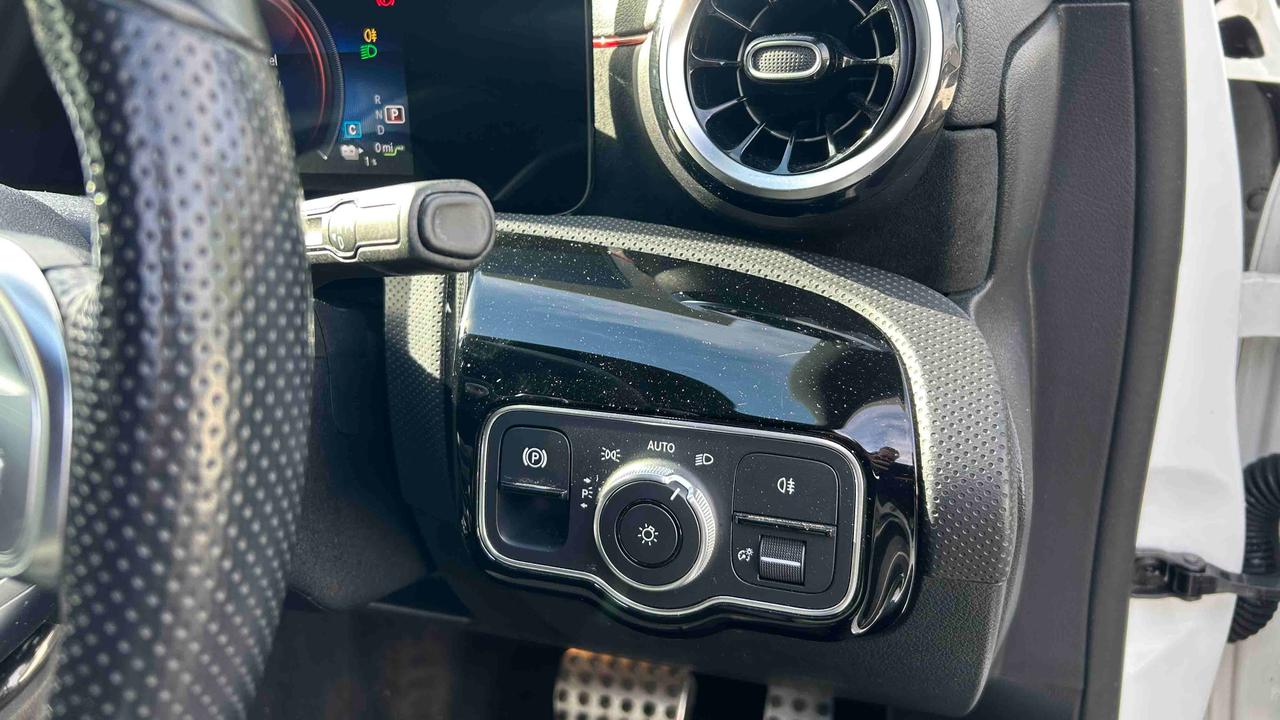 Mercedes A-Class headlight controls
