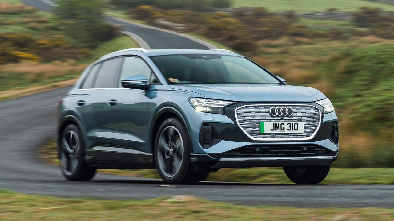 Audi Q4 e-tron in blue