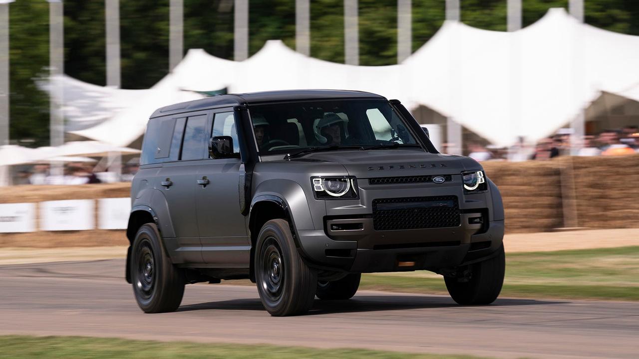 Land Rover Defender Octa in grey