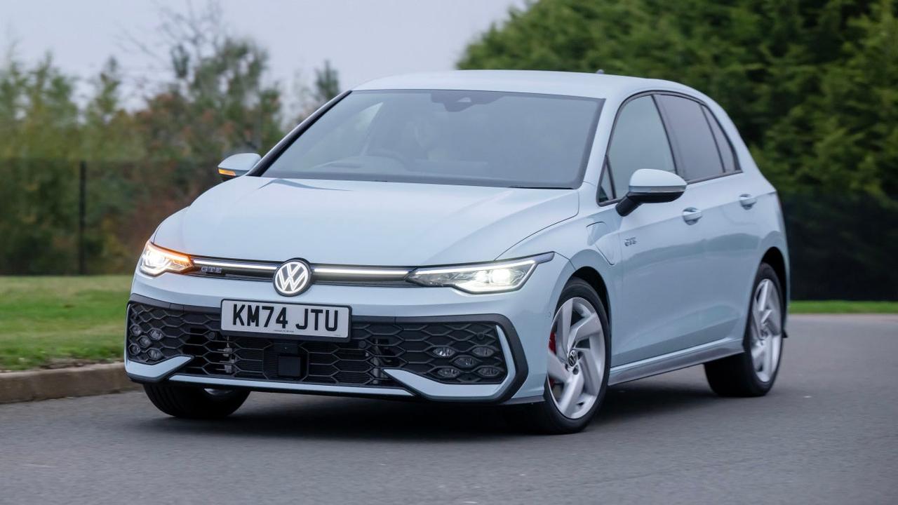 VW Golf GTE driving on roundabout