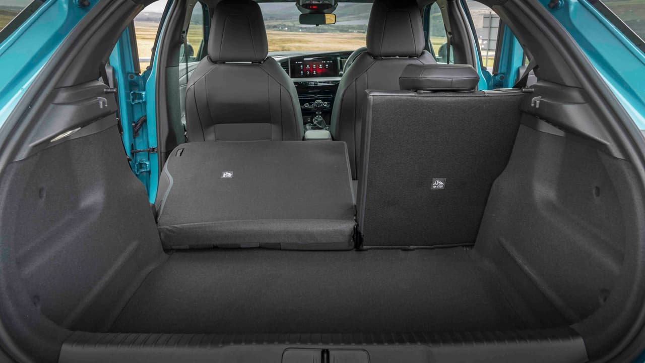 Vauxhall Mokka boot