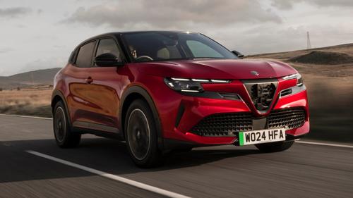 Alfa Romeo Junior driving