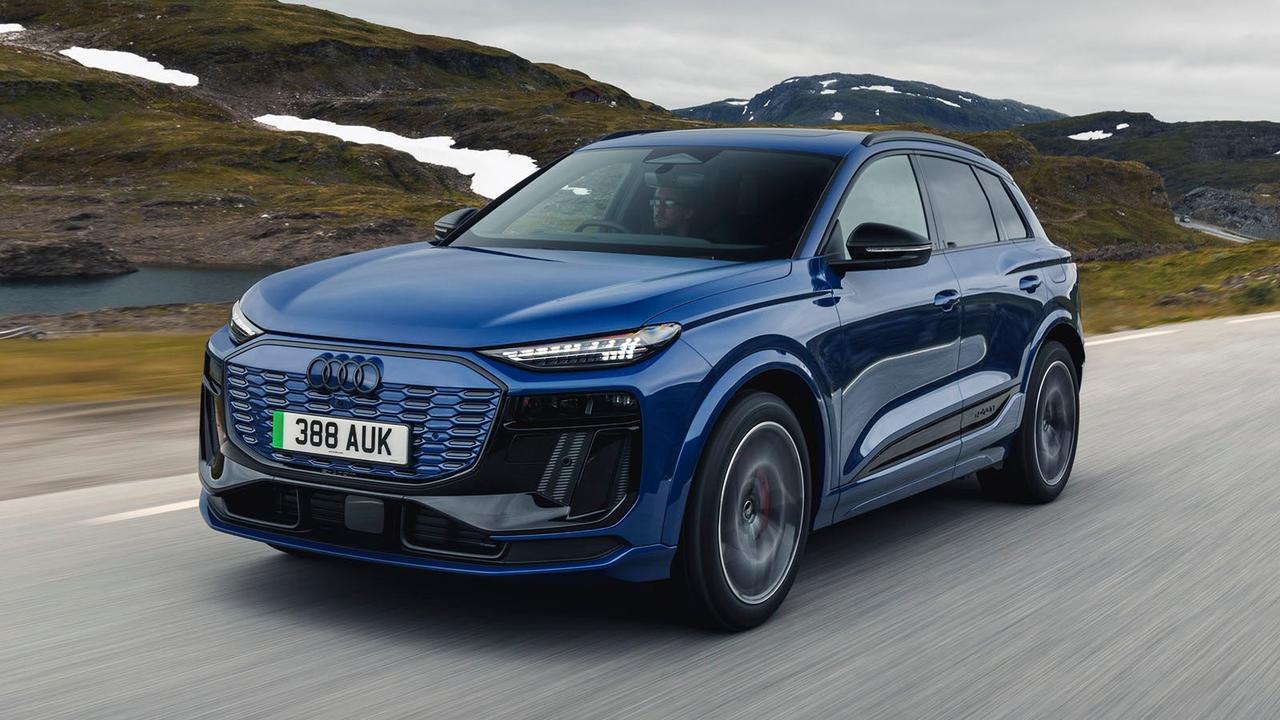 Audi Q6 e-tron in blue
