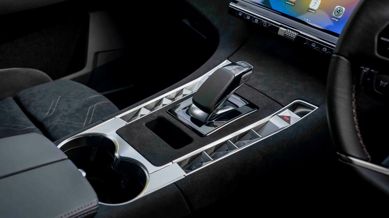 DS 7 centre console
