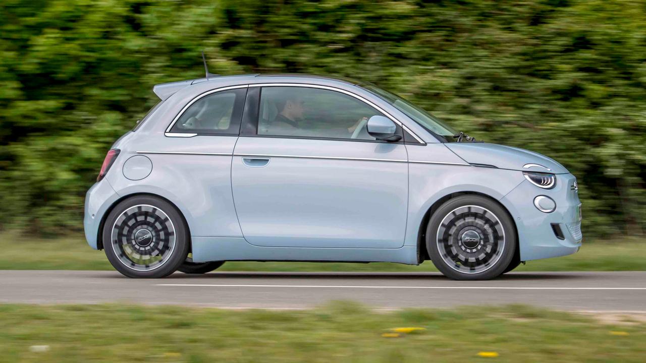 Fiat 500e driving side view