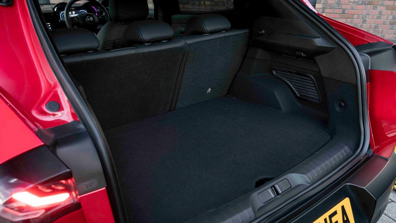 Alfa Romeo Junior boot