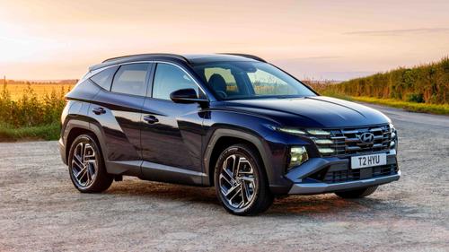 Hyundai Tucson front/side view