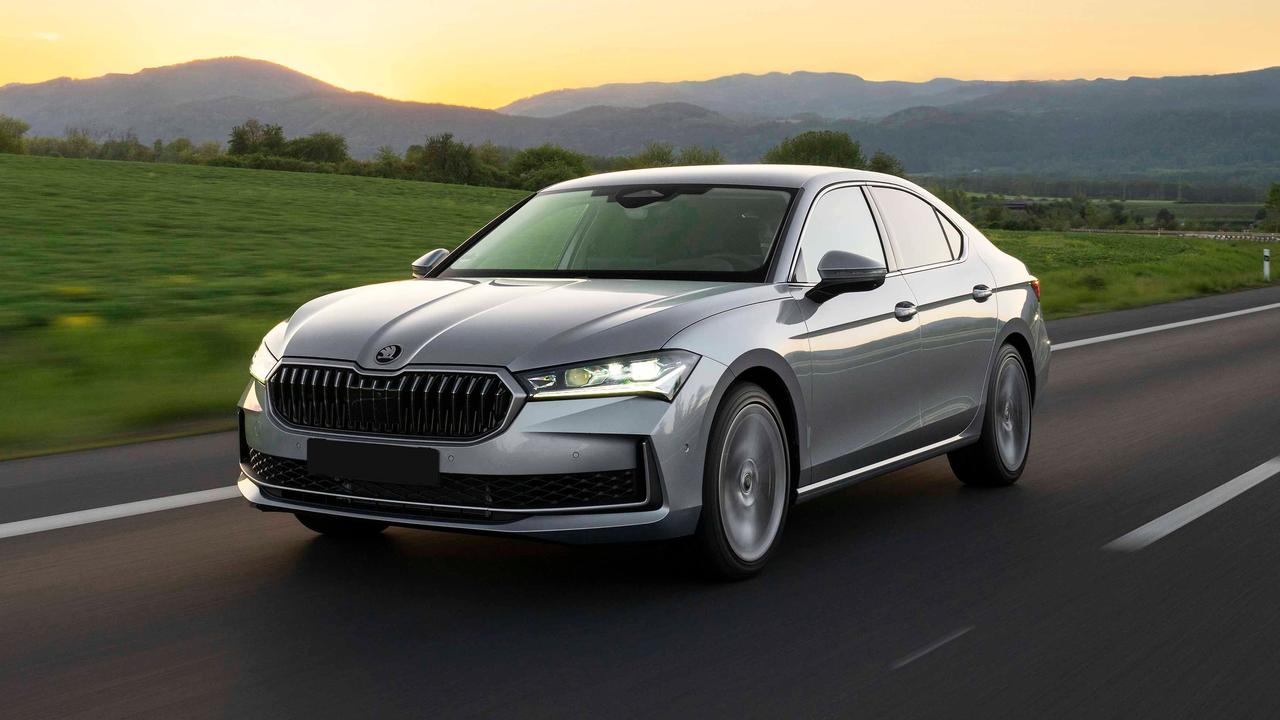 Skoda Superb hatchback driving