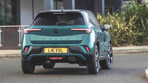 Vauxhall Mokka cornering, rear view