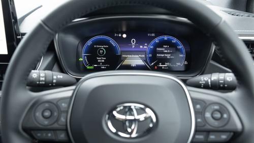 Toyota Corolla Touring Sports digital dials