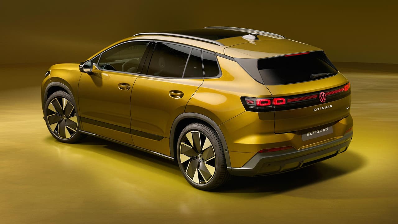 Volkswagen ID. Tiguan reveal rear/side view