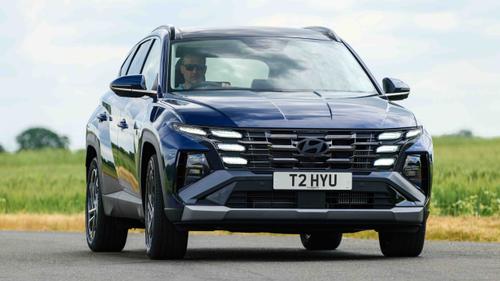 Hyundai Tucson cornering front view