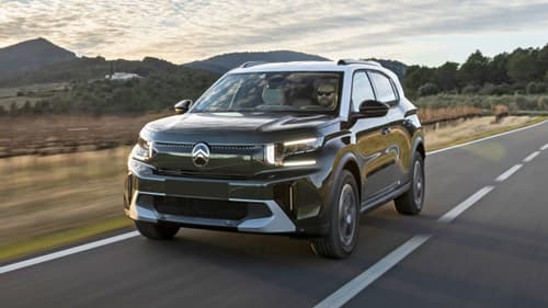 Citroen C3 Aircross driving