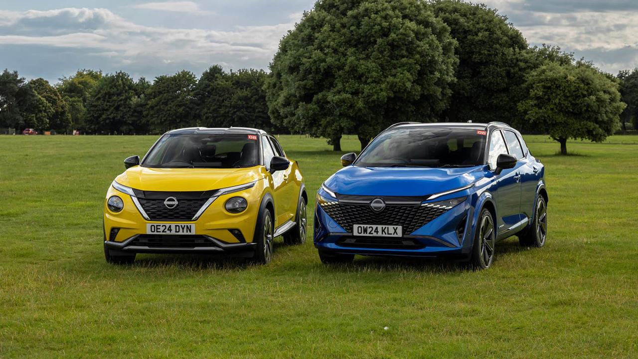 Nissan Juke (yellow) and Qashqai (blue), static