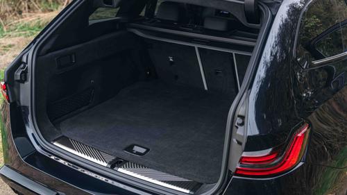 BMW M5 Touring boot