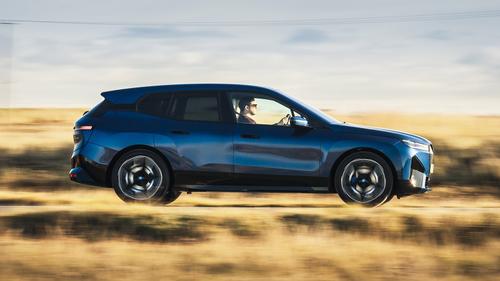 Review – BMW iX – side
