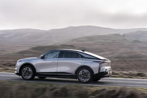 DS No8 rear side driving